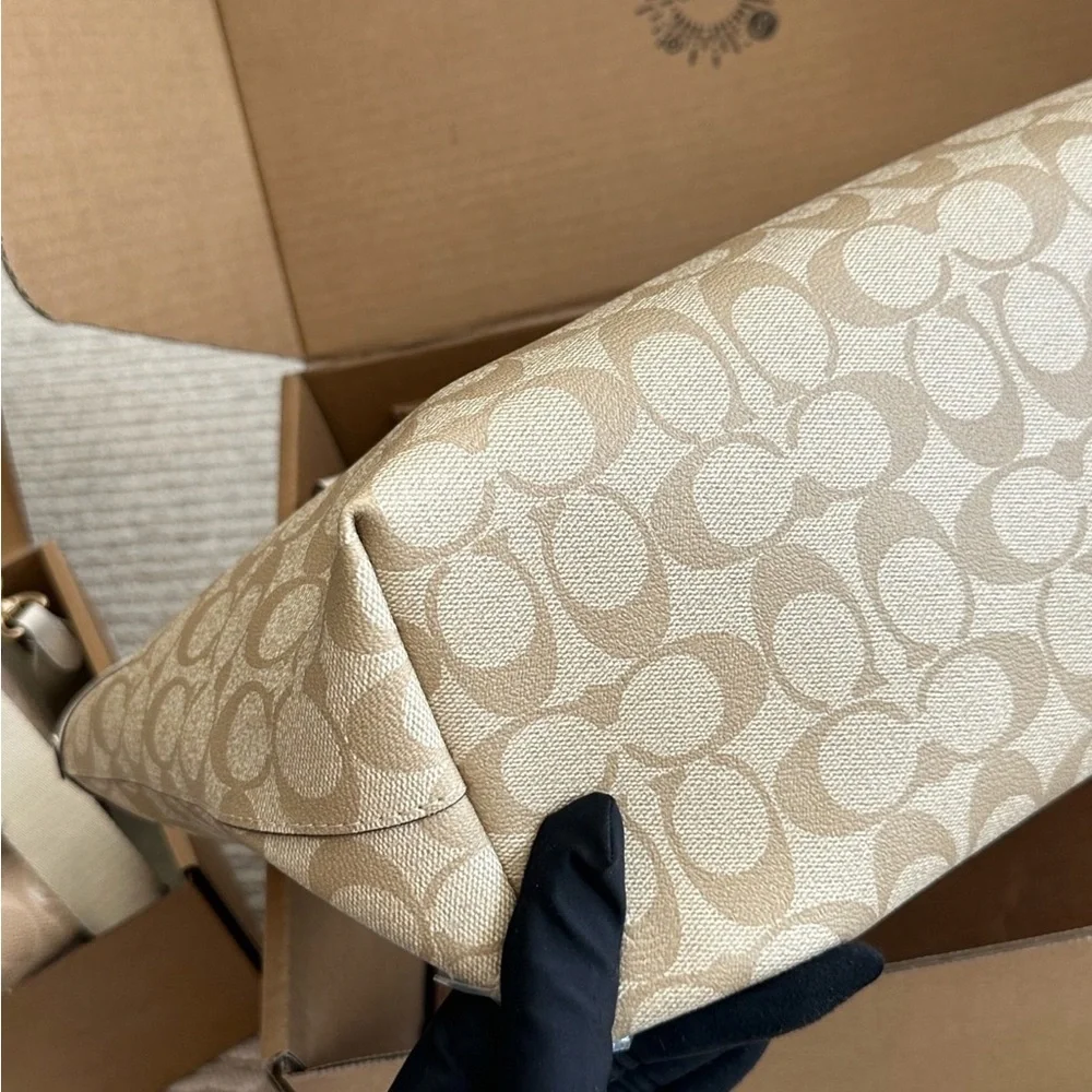 Coach Large Tote Bag Canvas Shopping Bag Everyday Carryall - Picture 5 of 9